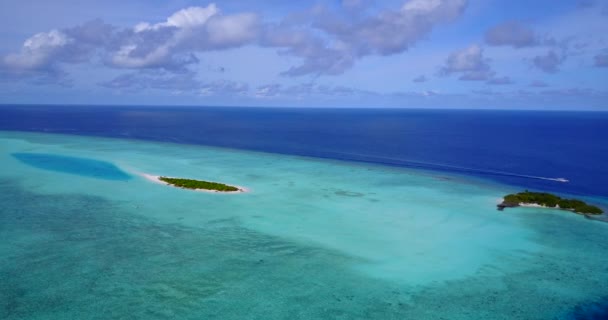 Images Aériennes Pittoresques Île Tropicale Avec Une Belle Mer Cristal — Video