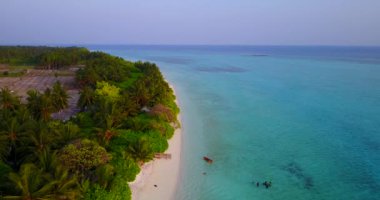 Akşamları adanın kenarına bakıyorum. Jamaika, Karayipler 'in Doğa Sahnesi.