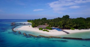 Adada güneşli bir sahil. Endonezya, Bali 'de yaz havası.