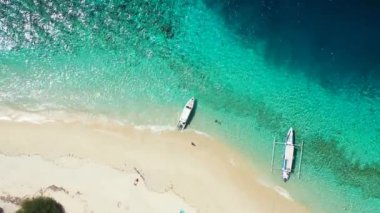 Parlak mavi deniz manzaralı. Endonezya, Bali 'de tropikal tatilin tadını çıkarıyorum..