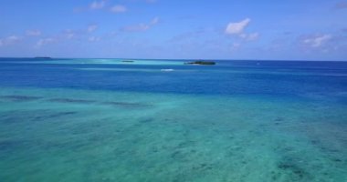 Gündüz sakin deniz manzarası. Barbados, Karayiplere Seyahat.