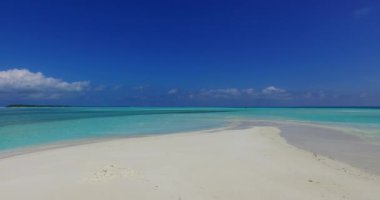 Güneşli havada deniz kıyısı bölgesi. Tayland, Asya 'da yaz tatili.    