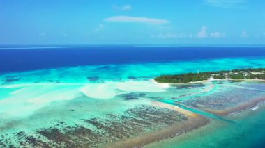 Canlı turkuaz deniz kenarı adası. Barbados, Karayipler 'e tropik gezi. 