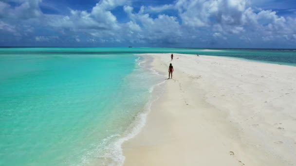 Lato Egzotyczne Wakacje Kobiety Relaksujące Się Białym Piasku Plaży Bali — Wideo stockowe