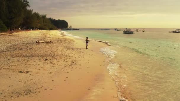Місцевий Рибалка Ловить Рибу Заході Сонця Ямайці — стокове відео