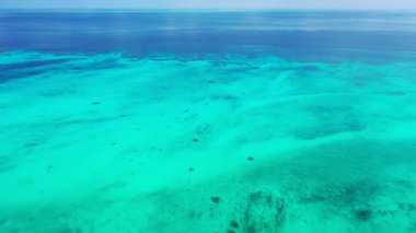 Canlı turkuaz marina. Endonezya, Bali 'de tropik bir manzara.  