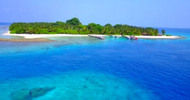 Gündüzleri ada manzarasını gözlemliyorum. Endonezya 'ya yaz gezisi.