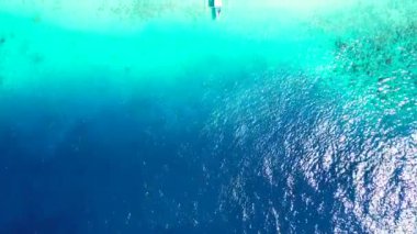 Doğal dalgalı okyanus arka planı. Hawaii, ABD 'nin egzotik manzarası.