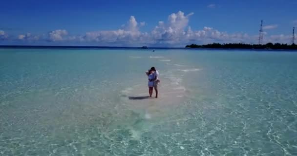 Happy Romantic Couple Tropical Beach — Stock Video