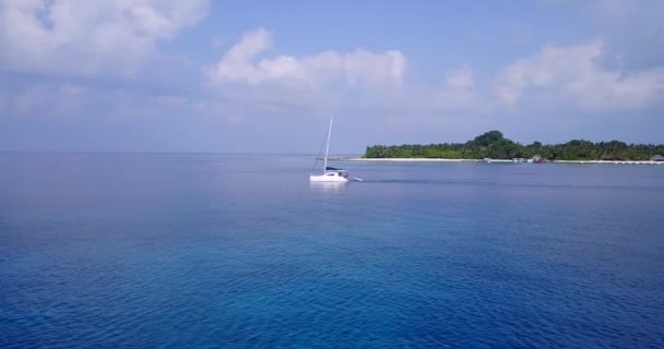 Barca Vela Con Isola All Orizzonte Scena Estiva Gili Trawangan — Video Stock