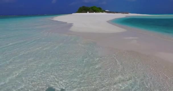 Sahilde Sığ Deniz Suyu Endonezya Nın Idyllic Doğası — Stok video