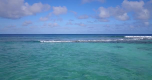 Área Costeira Com Ondas Pequenas Férias Verão Tailândia Ásia — Vídeo de Stock