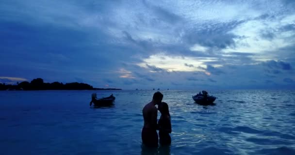 Beau Couple Vacances Voyage Été Destination Tropicale Coucher Soleil Hawaï — Video