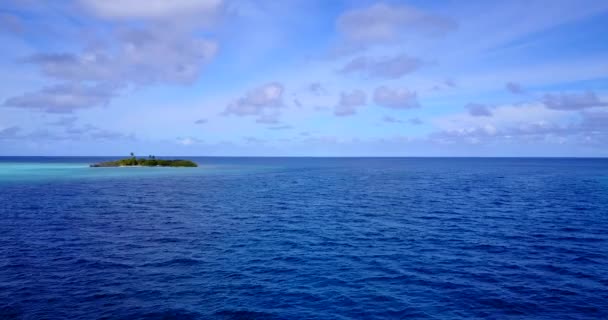 Klein Eiland Blauwe Zee Aan Horizon Exotische Reis Naar Bali — Stockvideo