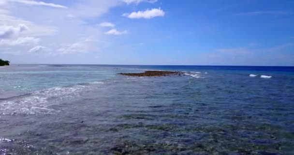 朝には波が走る タイ王国サムイ島での休暇 — ストック動画