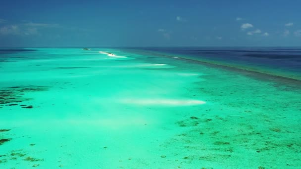 Bovenaanzicht Van Helder Blauw Zeewater Landschap Bij Het Tioman Eiland — Stockvideo