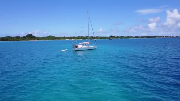 Aufnahmen Einer Weißen Jacht Auf Dem Blauen Meer Meerblick Auf — Stockvideo