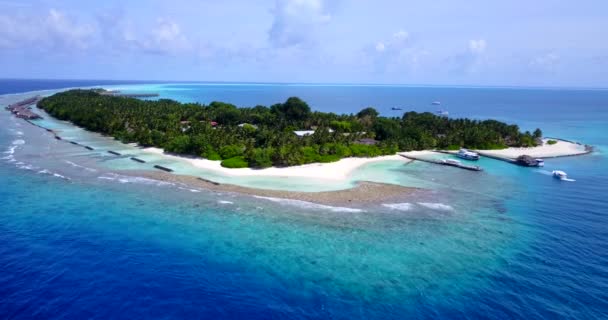 島内の防波堤の眺め 夏はボラボラでリラックス フランス領ポリネシア — ストック動画