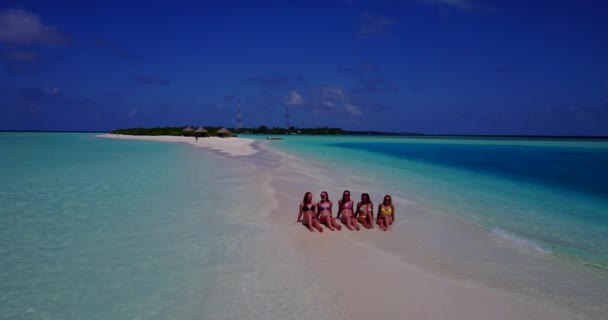 Bikini Cuerpo Las Mujeres Juguetonas Paraíso Tropical Playa Hermosas Vacaciones — Vídeo de stock