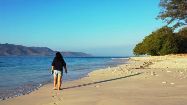 Концепція Літніх Пляжів Жінка Азії Пляжі Кох Мак Трад Таїланд — стокове відео