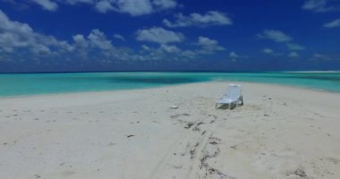 Sabaha sakin bir sahil manzarası var. Tayland 'da yaz mevsimi.  