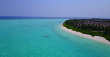 Parlak renklerde deniz pelerini. Barbados, Karayipler 'e egzotik yolculuk. 