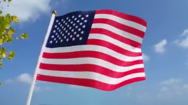 Sahilde Amerikan bayrağı sallayan yakın plan. Malezya, Asya 'nın muhteşem doğası.