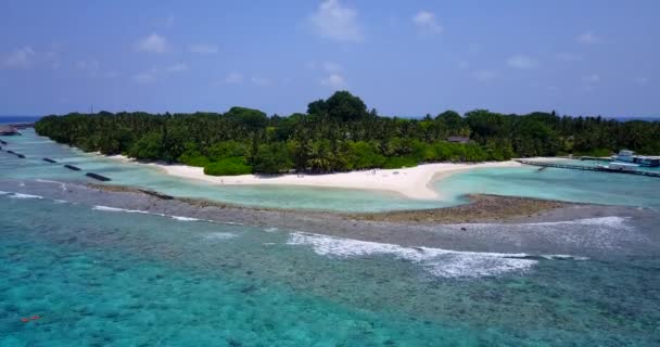 Drohnen Ansicht Von Klaren Blauen Wellen Exotischer Urlaub Auf Bali — Stockvideo