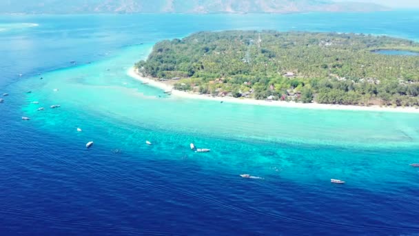 Exótica Isla Verde Con Mar Azul Alrededor Día Viaje Dominica — Vídeo de stock