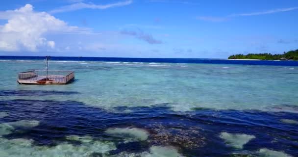 Images Pittoresques Île Tropicale Avec Une Belle Mer Cristal — Video