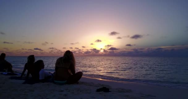 Πολύχρωμο Ηλιοβασίλεμα Στην Τροπική Παραλία Θερινές Διακοπές Στο Μπαλί Ινδονησία — Αρχείο Βίντεο