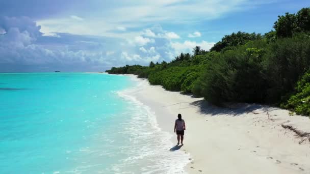 Grande Vacances Été Femme Marchant Sur Plage Paradisiaque Espagne Îles — Video