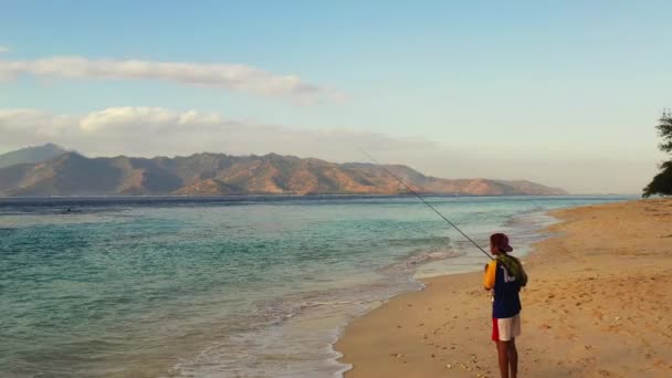 타이의 해변에서 지팡이를 고기잡이를 — 비디오