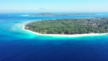 Turkuaz deniz manzarası var. Bahamalar, Karayipler 'de yaz sahnesi.