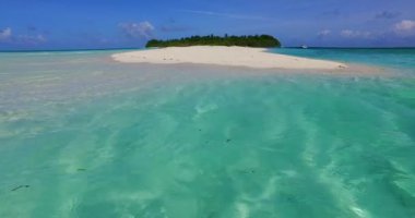 Endonezya, Bali 'de yaz tatili manzarası. İnanılmaz adanın insansız hava aracı görüntüsü