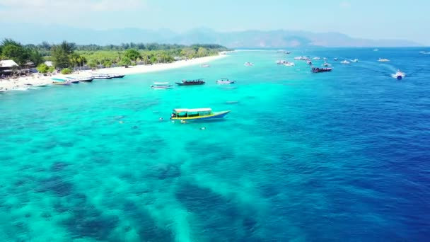 Barche Attraccate Sulla Vivace Riva Del Mare Paesaggio Della Thailandia — Video Stock
