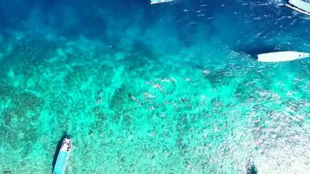 Widok Góry Małych Łodzi Płytkiej Wodzie Morskiej Letnia Wycieczka Dominikany — Wideo stockowe
