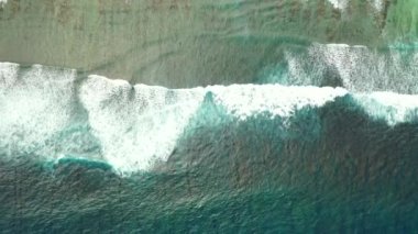 Yukarıdan deniz yüzeyi. Tayland 'a Seyahat.