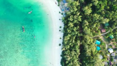 Sabah kıyı şeridi temizlenecek. Barbados, Karayipler 'e egzotik yolculuk.