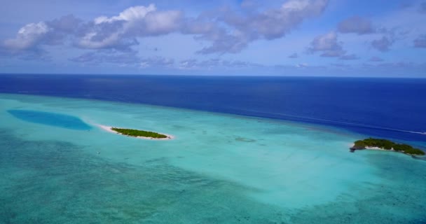 ボラカイ島 フィリピン アジアのクリスタルターコイズブルーの水でビーチの素晴らしい景色 — ストック動画