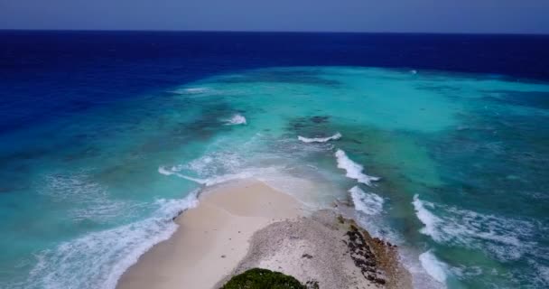 Rozbijające Się Fale Wybrzeżu Wyspy Letni Relaks Bali Indonezja — Wideo stockowe