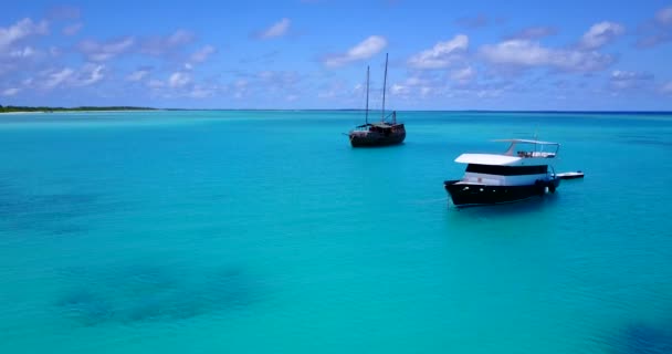 青い海のヨット バハマ カリブ海での熱帯の休暇 — ストック動画