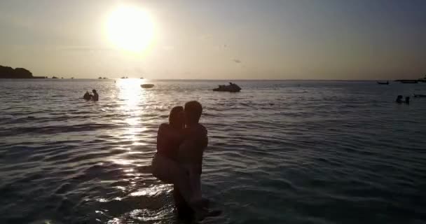 Happy Romantic Couple Tropical Beach — Stock Video