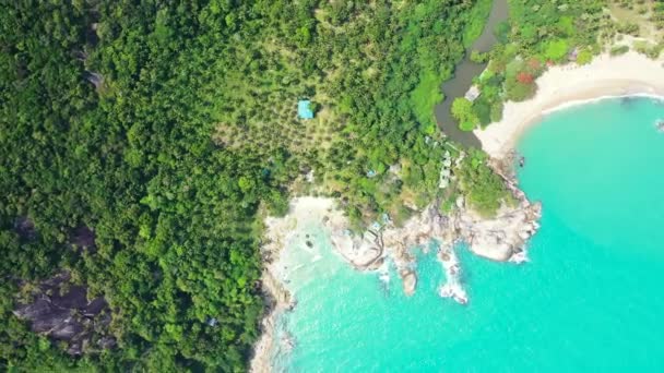 Isla Verde Bordeada Mar Turquesa Naturaleza Tropical Bali — Vídeos de Stock