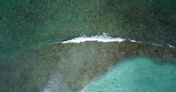 Dalgalanan Deniz Suyunun Üst Görüntüsü — Stok video