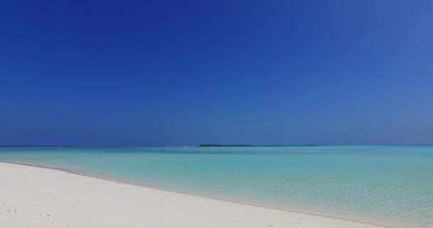 宁静的海景在白天与复制空间 马尔代夫的夏季风景 — 图库视频影像