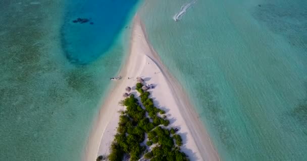 無人機から見た日当たりの良い海 カリブ海のバルバドスへのエキゾチックな旅 — ストック動画