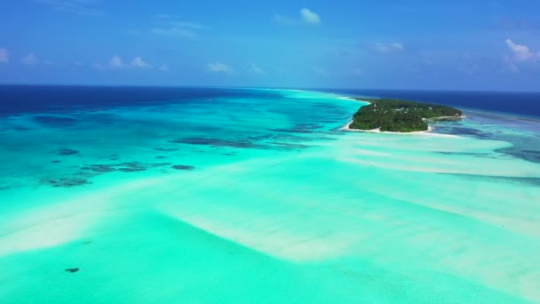 Luminoso Paesaggio Marino Turchese Blu Con Isola Sullo Sfondo Bali — Video Stock