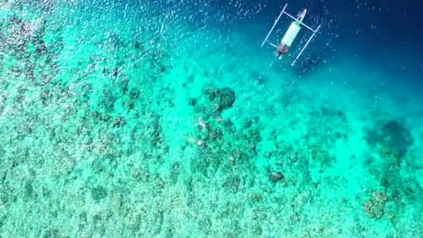 Türkisfarbenes Flachwasser Der Küste Sommerentspannung Auf Bali Indonesien — Stockvideo