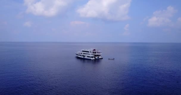 Yate Blanco Mar Tranquilo Viaje Verano República Dominicana Caribe — Vídeo de stock